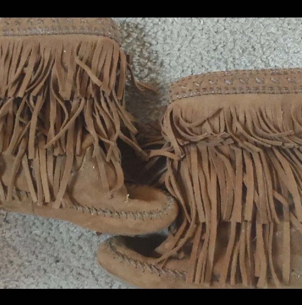 Girl's Fringe Moccasins